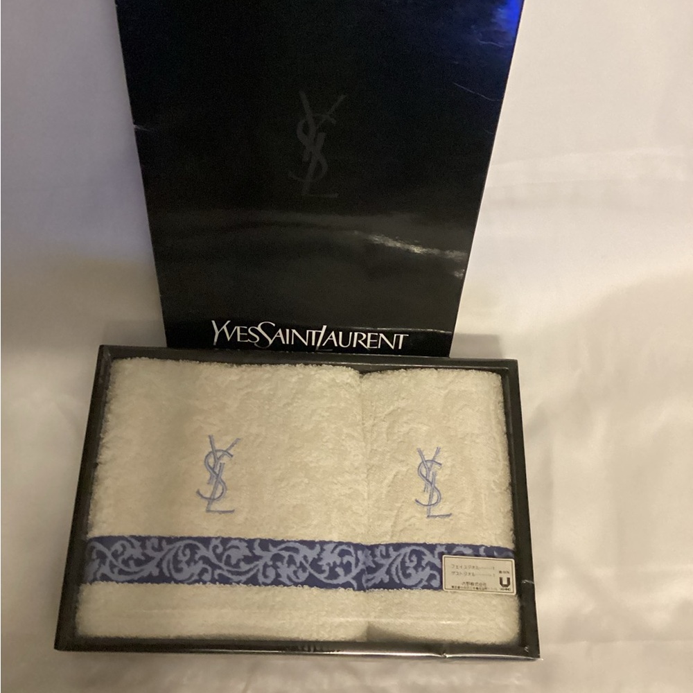 Yves Saint Laurent White and Blue Towel Set